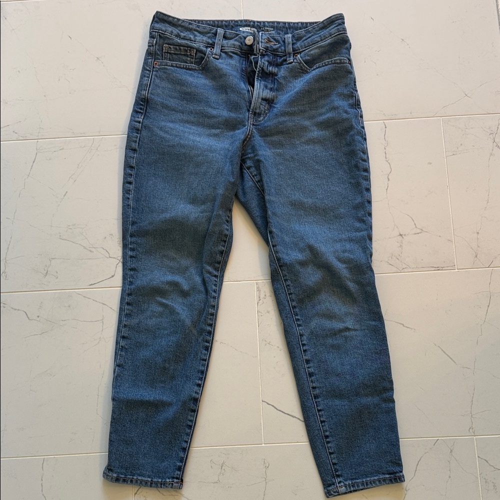 Old Navy Straight-Leg Jeans in Dark Blue Wash